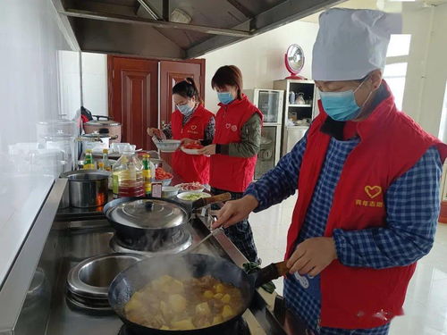 邢臺(tái)水產(chǎn)公司正餐服務(wù)志愿行 傳承雷鋒精神，溫暖社區(qū)餐桌